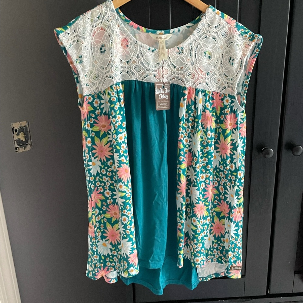 Small Matilda Jane shirt